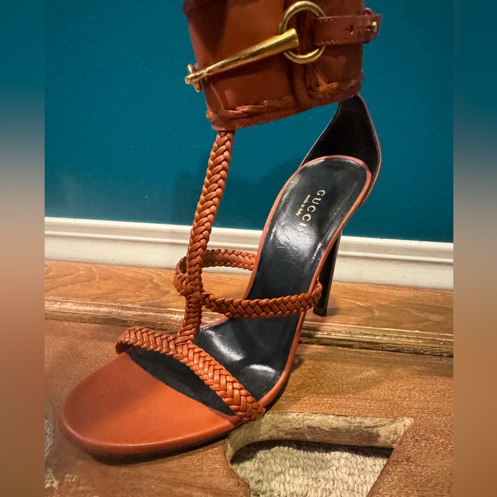 Gucci Women's Orange Braided Heels - Picture 2 of 9